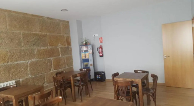 Albergue Parroquial Santiago Apostol de Redondela, Book Hotel Redondela 