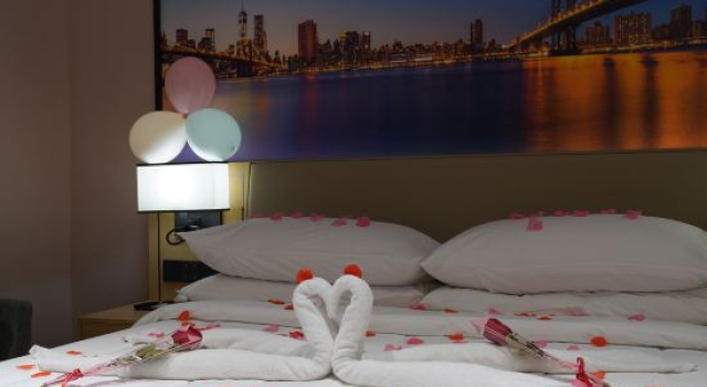 Vienna Hotel (Qianjiang railway station Lobster City Shop), Boek Hotel Qianjiang Hubei