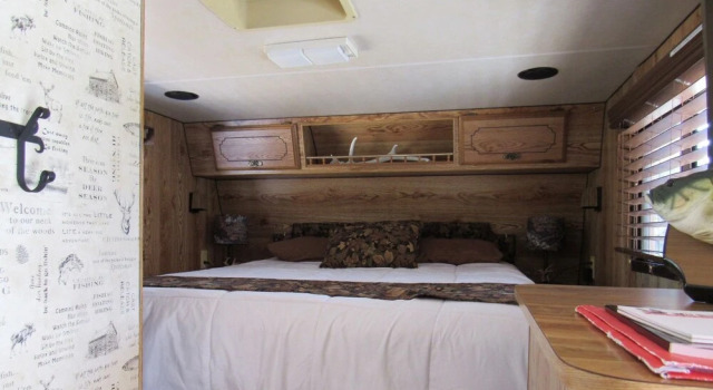 Uncle Billy Bob's Redneck Trailers Vacation Rentals-Bubba's Glamper #4, Prenota Hotel Garden Valley Stati Uniti