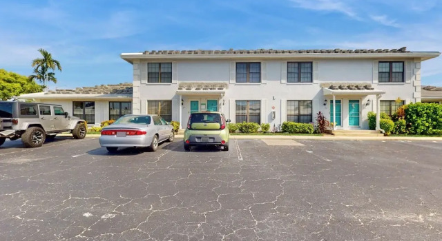 1 Mi to Beach! Marco Island Family Getaway w/ Pool