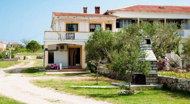 Apartments Sanja, Prenota Appartamento Povljana (Pogliana) 