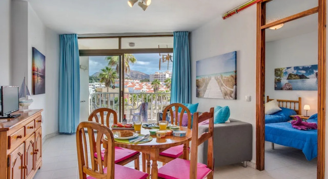 Y2E. Lovely Apartment Pool View! Close To Beach, Prenota Appartamento Hotel a Tenerife con piscina, Piscina
