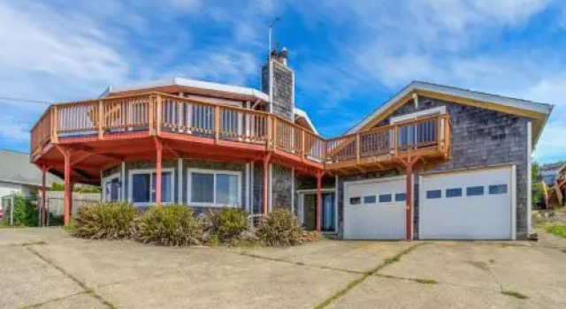 Carousel House in Pacific City, Prenota Hotel Pacific City 