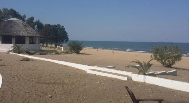 Fish Eagle Bay Lodge, Book Hotel Nkhotakota Malawi