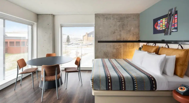 Двухместная студия с мини-кухней Moxy Halifax Downtown