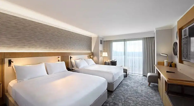 Четырёхместный номер Guest с видом на озеро JW Marriott Orlando Grande Lakes