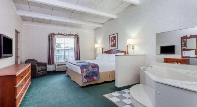 Двухместный люкс Days Inn & Suites by Wyndham Lexington