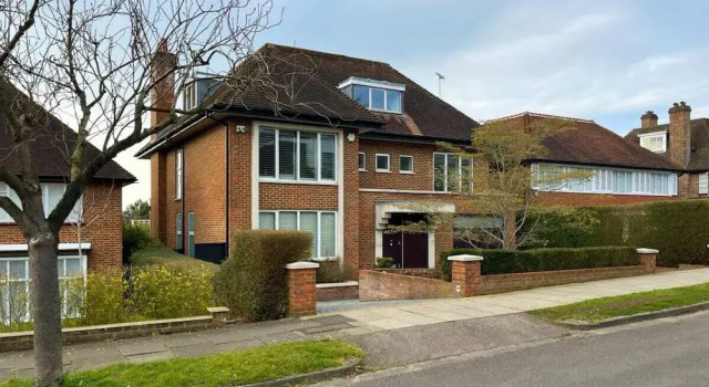 The Hampstead Garden Hideaway - 5bdr Home With Pool and Garden, Забронировать Дом для отпуска Лондон Большой Лондон, рядом с Cabaret Mechanical Theatre