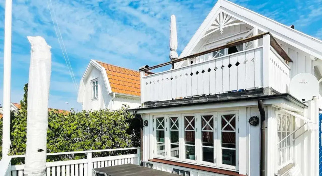 Коттедж с балконом 4 Star Holiday Home in Kyrkesund
