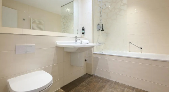 Трёхместный номер Standard Premier Inn Stuttgart Bad Cannstatt