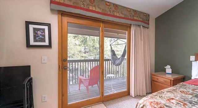 Номер Standard с балконом Ponderosa Lodge