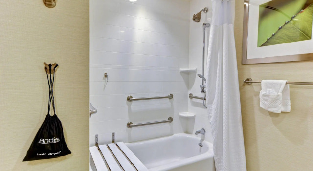 Четырёхместный номер Standard Courtyard by Marriott Bridgeport Clarksburg