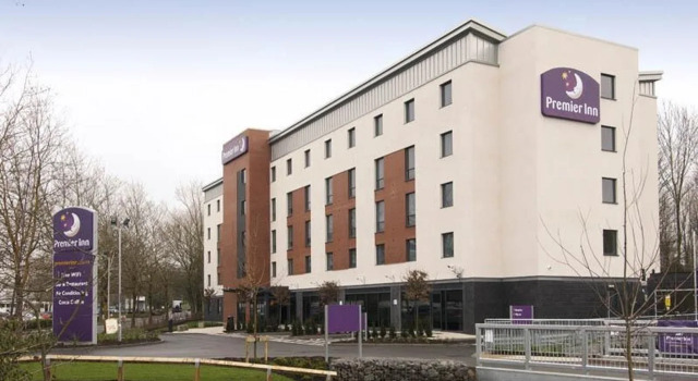 Premier Inn Warwick, Забронировать Отель Уорик Уорикшир, рядом с Краеведческий музей Market Hall