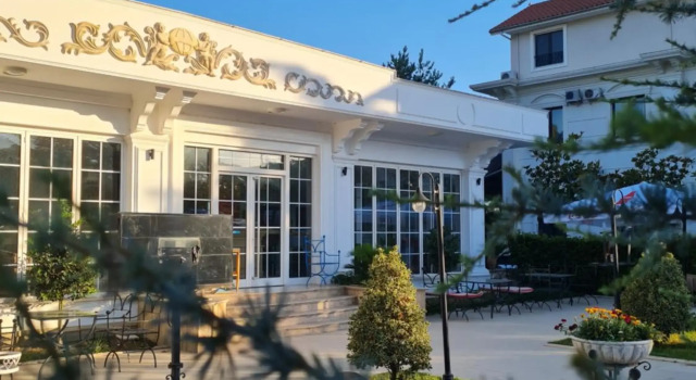 Univers Hotel, Foglalás Szálloda Elbasan Elbasan County