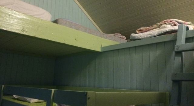 Кровать в общем номере с видом на море Lofoten Hostel