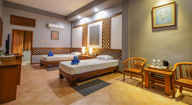Sunny Paradise Resort, Prenota Resort Ngwe Saung Myanmar