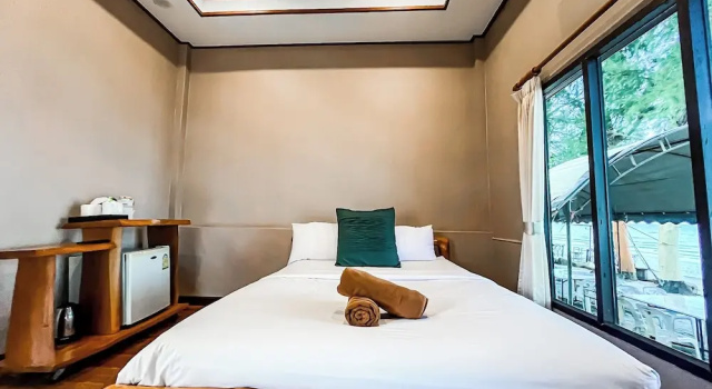 Двухместное бунгало с балконом и рядом с пляжем Leamsai Beach Resort