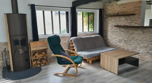 Коттедж c 1 комнатой "Gîte Les Glycines" linge inclus proche centre-ville