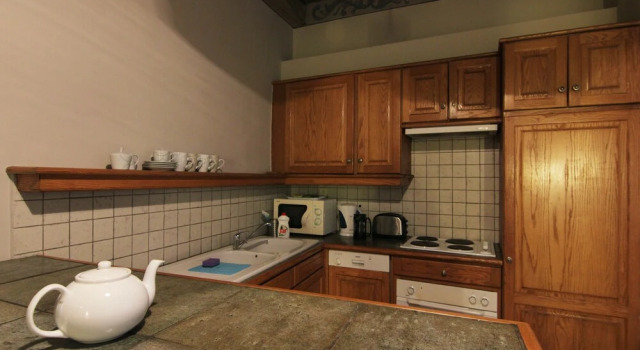 Rustic 2 Bedroom apt in the Heart of Mala Strana, Забронировать Отель Прага Чехия, рядом с Малостранска