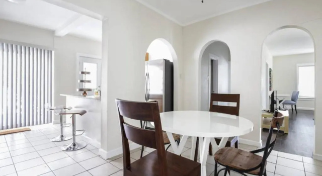Two Bedroom In Trendy Area