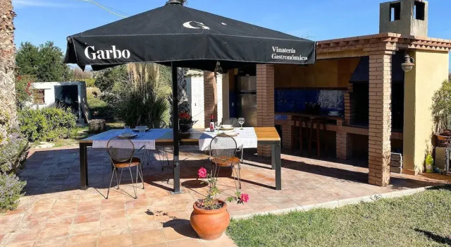 Charming Rural House And Pool 7 Min From The Beach
