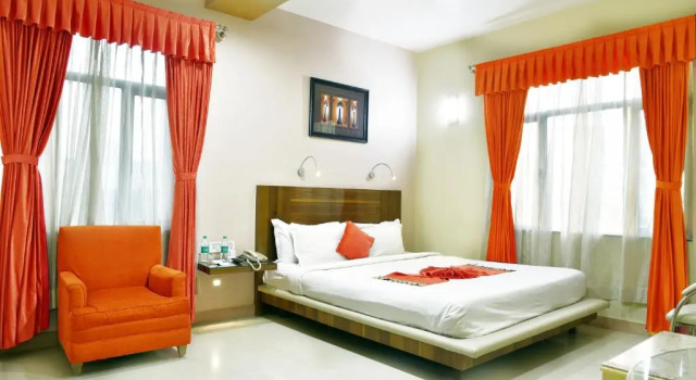 Номер Deluxe The Senator Hotel