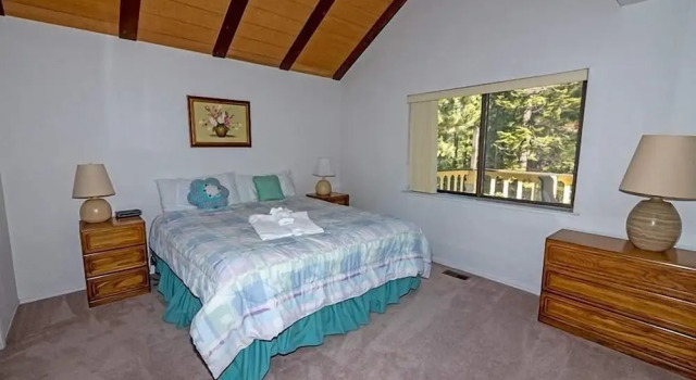 3336 Pine Hill Road 3 Bedroom Home, Забронировать Дом для отпуска Саут-Лейк-Тахо South Lake Tahoe Area, рядом с Ганбаррел Экспресс