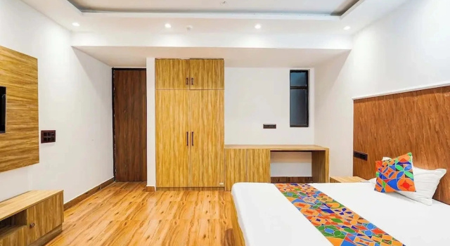 Fabhotel Golden Inn
