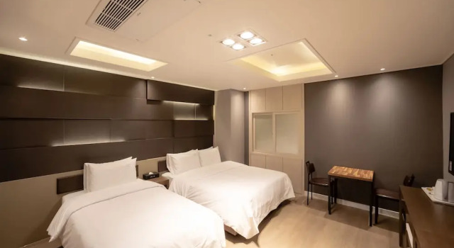 Camera Standard Hotel Lin