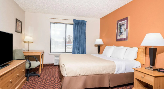 Двухместный номер Standard Days Inn by Wyndham Black River Falls - Access to ATV Trail