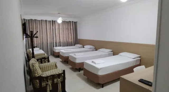 Кровать в общем номере (мужской номер) Hotel Santiago Centro