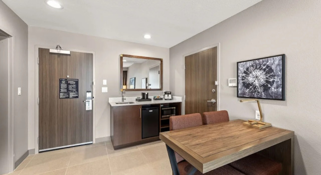 Двухместный люкс Embassy Suites By Hilton Irving Las Colinas