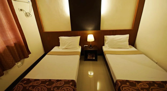 Pacific Palm Suites