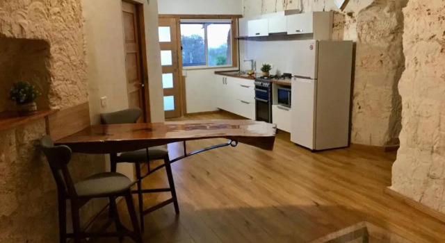 Апартаменты Dug Out B&B