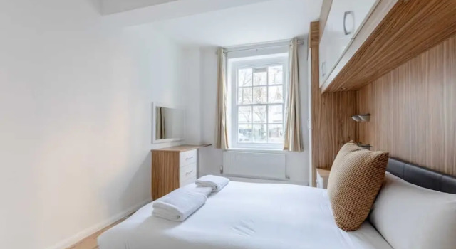 Inviting 2BD Flat 15 Minutes From Regents Park!, Забронировать Отель Бизнес-отели Англии, 4* 5*