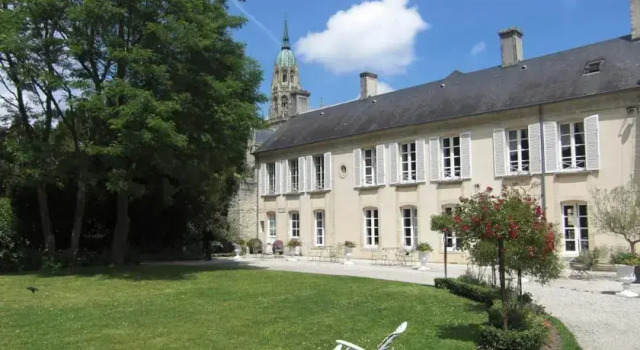 Le Tardif, Noble Guesthouse, Забронировать Отель Байе 