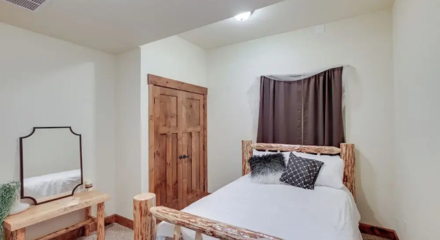 Loon Lake Waterfront Retreat 2 Decks and Dock, Prenota Casa vacanze Loon Lake Washington (state)