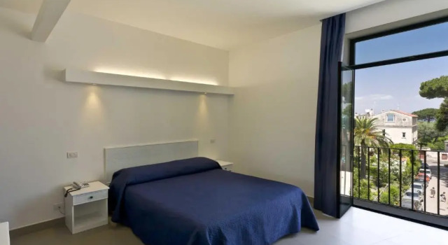 Трёхместный номер Standard Hotel Eden