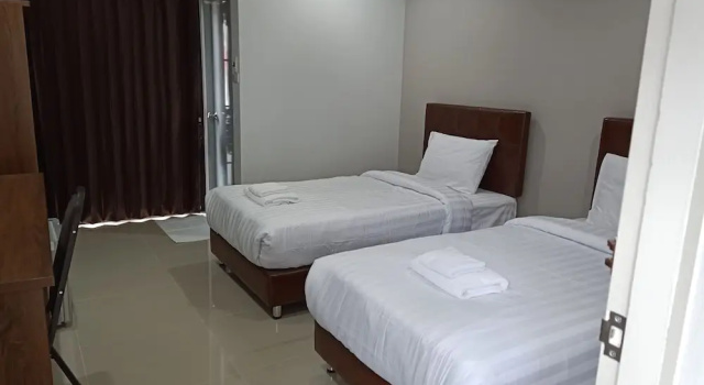 V2 hotel