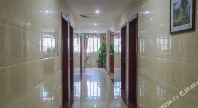 Zhongshan Jinxing Hotel Apartment, Boek Appartement Hotels in Guangdong met parkeren, Parkeren