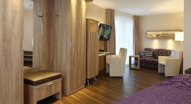 Трёхместный номер Business Hotel Simonshof
