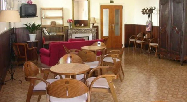 Hôtel du Dauphiné, Забронировать Отель Альвар Belledonne
