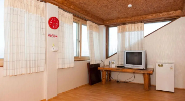 Студия Standard Sunrise Pension