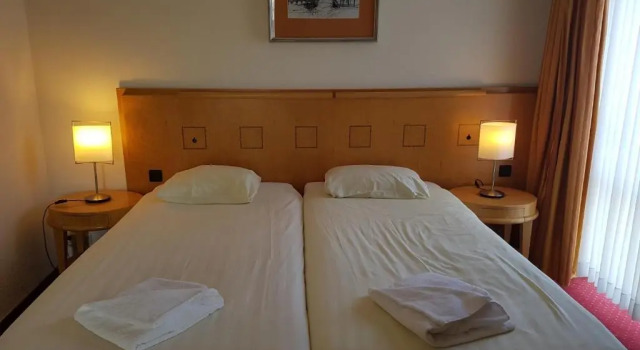 Hotel 2000, Rezervovat Hotel Hotely v Limburg s parkováním, Parkování
