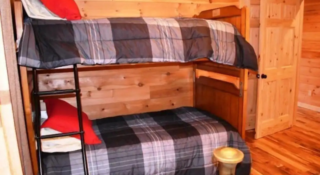 Коттедж Wolf Mountain Hideaway