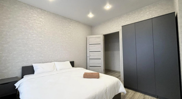 Live simply.<url> on Sergei Dzhanbrovsky street 17, Prenota Appartamento Hotel a Tyumen Region con parcheggio, Parcheggio