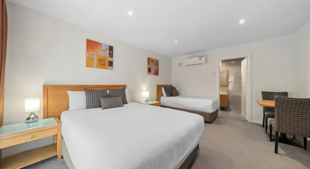 Номер Deluxe New Crossing Place Motel