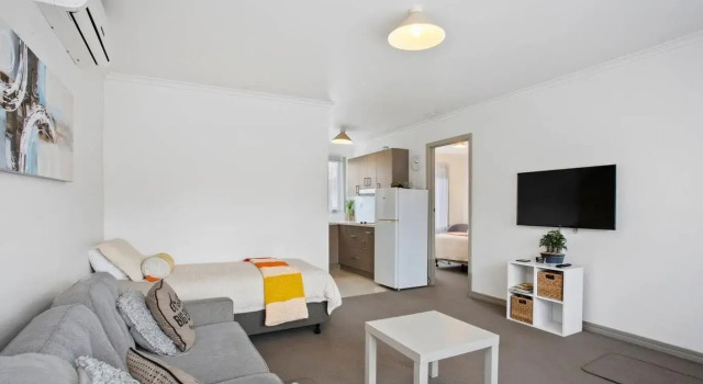 Newly Renovated Geelong Serviced Apartments by Short & Long Stays, Забронировать Апартаменты/квартира Отели Джелонг с парковкой, Парковка