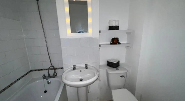 Апартаменты Impeccable 2-bed Apartment in Grays, London