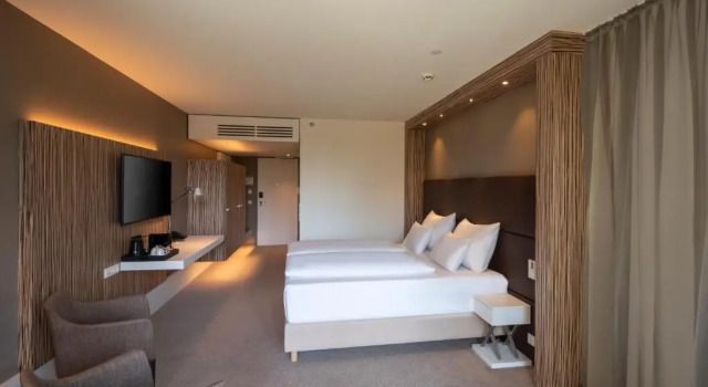 Двухместный номер Deluxe с балконом Doubletree by Hilton Vienna Schonbrunn